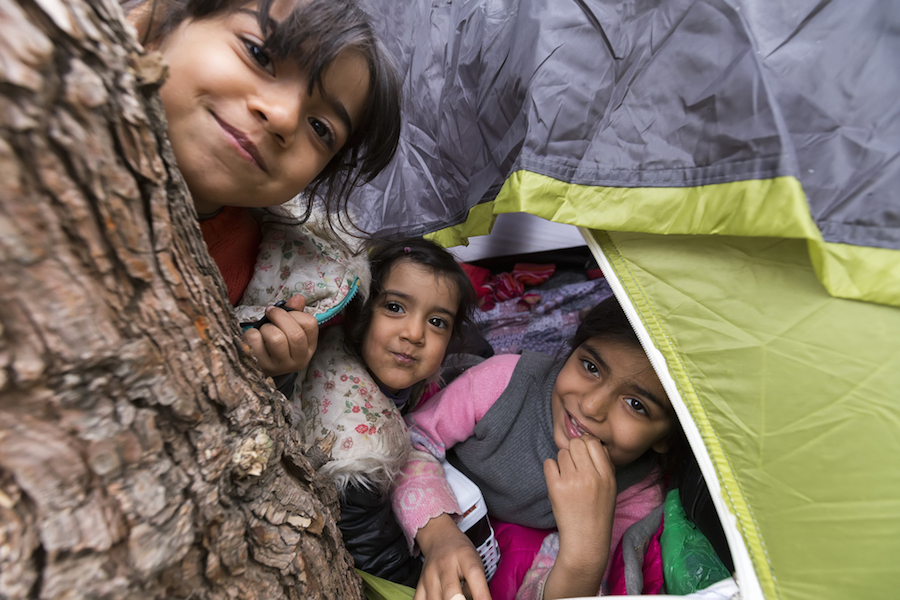 Παιδεία και Υγεία για παιδιά των προσφύγων - Φωτογραφία 1