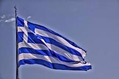 Σείστηκε η Μυτιλήνη με την ανάκρουση του εθνικού ύμνου από χιλιάδες κόσμου στην υποστολή της σημαίας