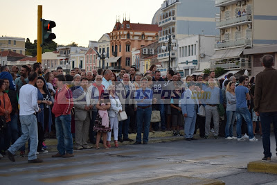 Σείστηκε η Μυτιλήνη με την ανάκρουση του εθνικού ύμνου από χιλιάδες κόσμου στην υποστολή της σημαίας (vid, pics) - Φωτογραφία 6