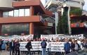 Θεσσαλονίκη: Διαμαρτυρία έξω από τον ΟΑΣΘ πραγματοποιούν οι εργαζόμενοι - Φωτογραφία 1