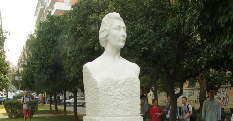 Κανιβάλισαν το άγαλμα της Λέλας Καραγιάννη! - Φωτογραφία 1