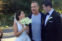 Ο Τομ Χανκς κάνει photobomb σε νεόνυμφους