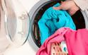 Το πλύσιμο συνθετικών ρούχων σε πλυντήριο προκαλεί ρύπανση