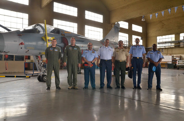 Επίσκεψη του Διοικητή των Αεροπορικών Δυνάμεων και Αεράμυνας των ΗΑΕ σε Μονάδες της ΠΑ και την ΕΑΒ - Φωτογραφία 7