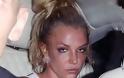 Σε ΜΑΥΡΟ ΧΑΛΙ κατέγραψαν οι φωτογράφοι την Britney Spears! ΜΕ ΤΟ ΖΟΡΙ κρατά τα μάτια της ανοιχτά - Φωτογραφία 1