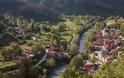 Το μοναδικό ελληνικό χωριό που χωρίζει στη μέση ποτάμι