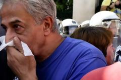 Οργή Τσίπρα για τα χημικά στους συνταξιούχους - Φωνές σε Τόσκα [photos]