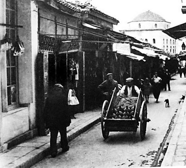 ΔΕΙΤΕ 10 ιστορίες που ΚΡΥΒΕΙ η πιο ωραία γειτονιά της Αθήνας - Το Μοναστηράκι... [photos] - Φωτογραφία 5