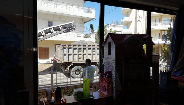 Έπνιξαν παιδάκια νηπιαγωγείου με αναθυμιάσεις πίσσας στα Χανιά - Φωτογραφία 1