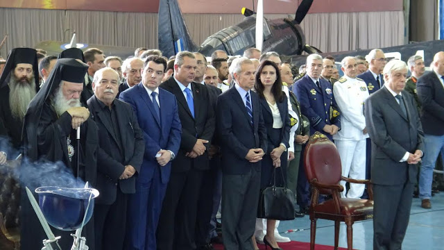 Η πολιτική και στρατιωτική ηγεσία του ΥΠΕΘΑ στην τελετή υποδοχής των λειψάνων των Ελλήνων Αγωνιστών της Κύπρου - Φωτογραφία 10