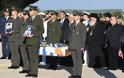 Η πολιτική και στρατιωτική ηγεσία του ΥΠΕΘΑ στην τελετή υποδοχής των λειψάνων των Ελλήνων Αγωνιστών της Κύπρου - Φωτογραφία 7
