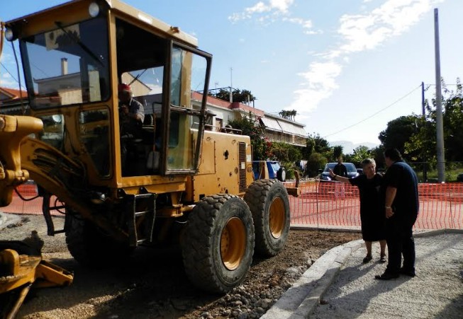 Επίσκεψη του Δημάρχου Ν. Καραπάνου σε έργα οδοποιίας στις περιοχές Καλονής και Αγίου Δημητρίου Μεσολογγίου [photos] - Φωτογραφία 1