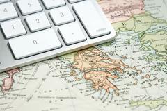 Πώς τα μνημόνια μας στερούν 26.000 παιδιά τον χρόνο