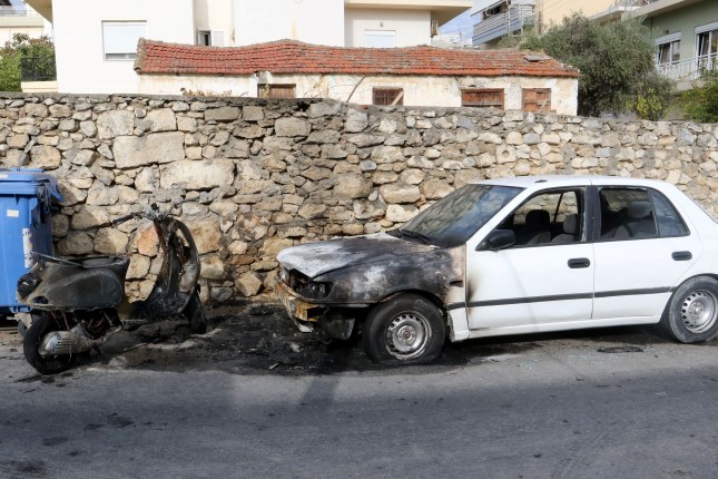 Ηράκλειο: Οι φωτιές σε… εικόνες – Η επόμενη ημέρα στο πάρκο του Γεωργιάδη - Φωτογραφία 12