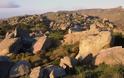 Το ελληνικό χωριό της «μάχης των Τιτάνων και των Γιγάντων» - Φωτογραφία 3