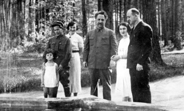 Το δεξί χέρι του Στάλιν που εκτέλεσε μαεστρικά τη δολοφονική «Μεγάλη Εκκαθάριση» - Φωτογραφία 4