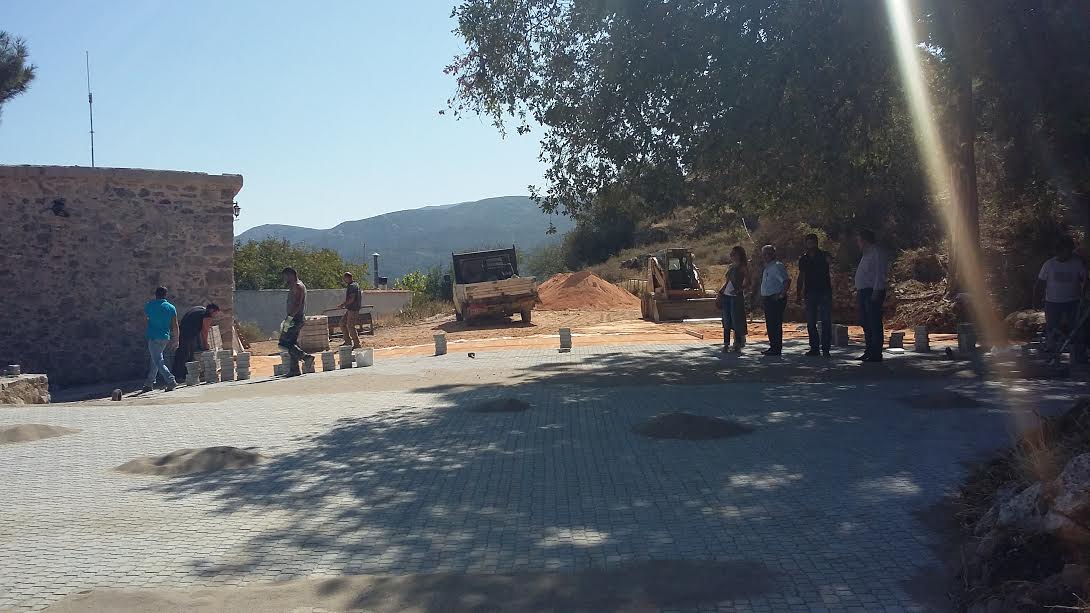 Καμαράκι: Αλλάζει όψη ο οικισμός με την ανάπλαση της πλατείας - Φωτογραφία 1