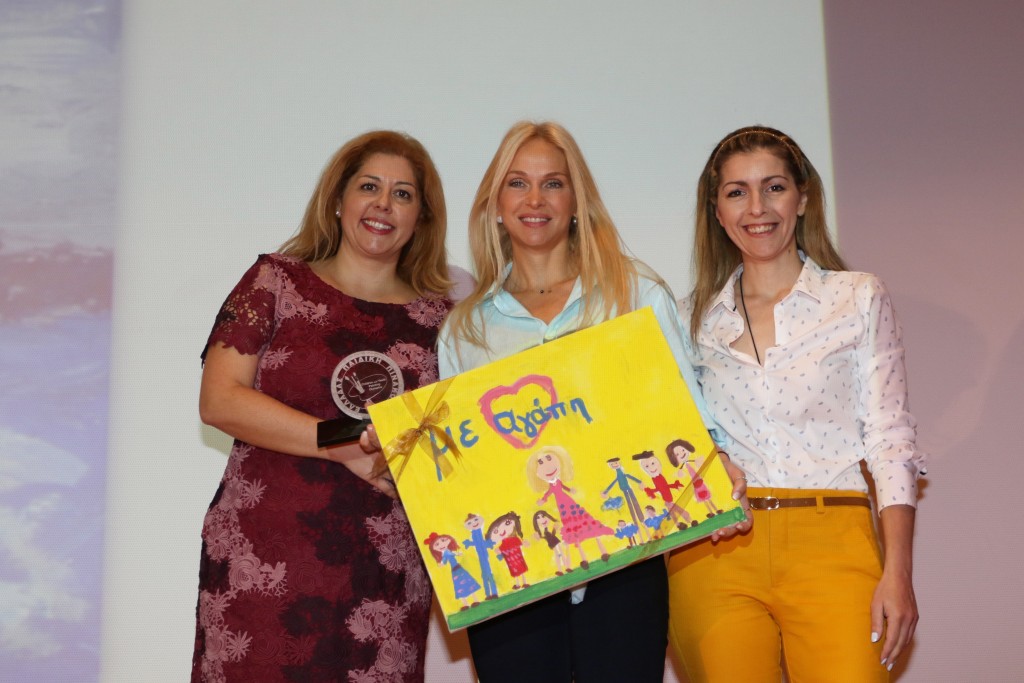 Η Μαρί Κυριακού βραβεύτηκε από τον πρόεδρο της Εθνικής Παιδικής Πινακοθήκης - Φωτογραφία 4