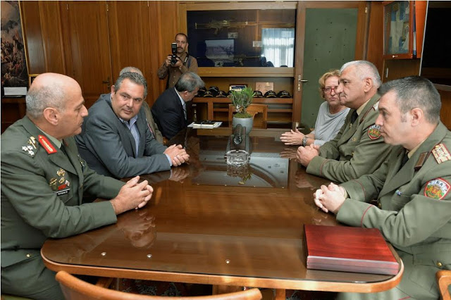 Συνάντηση ΥΕΘΑ Πάνου Καμμένου με τον Διοικητή Χερσαίων Δυνάμεων της Βουλγαρίας - Φωτογραφία 1