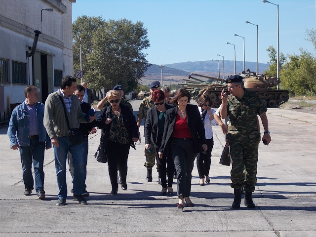 Φωτό από την επίσκεψη της Ειδικής Γραμματέας ΥΠΕΘΑ στο 304 ΠΕΒ - Φωτογραφία 5