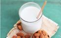 Γάλα αμυγδάλου: Η συνταγή για να το φτιάξεις μόνη σου