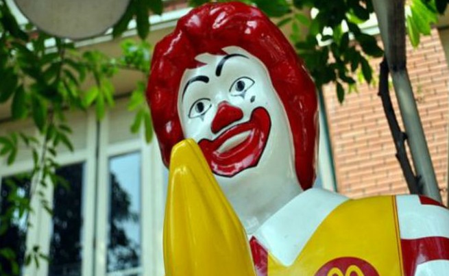 Τα McDonald’s αποσύρουν τον θρυλικό κλόουν τους! Δείτε ποιος είναι ο λόγος! - Φωτογραφία 1