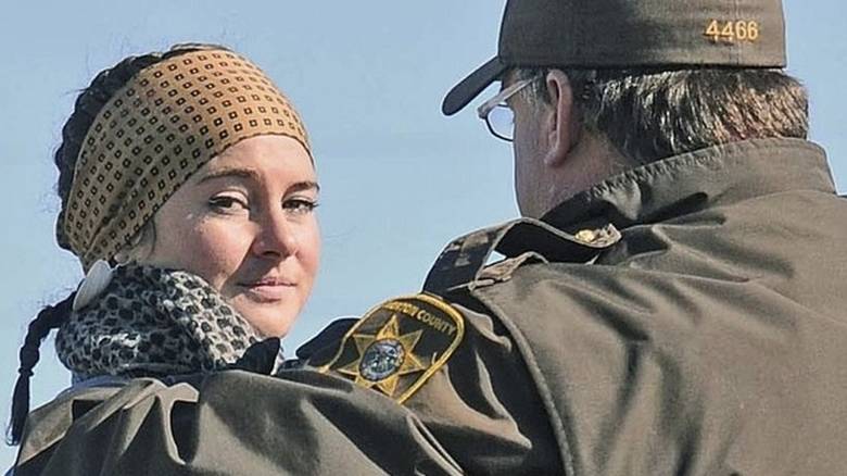 Σέιλιν Γούντλεϊ: Ο ακτιβισμός και η σύλληψη της πρωταγωνίστριας του Divergent - Φωτογραφία 1