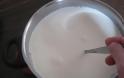 Τι να κάνετε για να μην κολλήσει το γάλα όταν το βράζετε