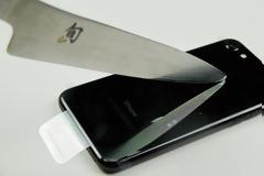 Απίστευτο... αλλά το iphone 7 Jet Black χάνοντας ακόμη και τα στοιχεία του