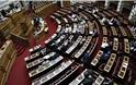 Νέα μάχη στη Βουλή για τις τηλεοπτικές άδειες - Σκεπτικισμός στην κυβέρνηση