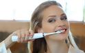 5 λάθη που κάνεις κάθε φορά που πλένεις τα δόντια σου