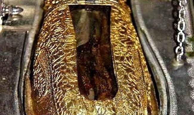 ΑΝΕΞΗΓΗΤΟ: Το άφθαρτο χέρι της Αγίας Μαρίας της Μαγδαληνής - Τι γίνεται με όσους το ασπάζονται! - Φωτογραφία 1