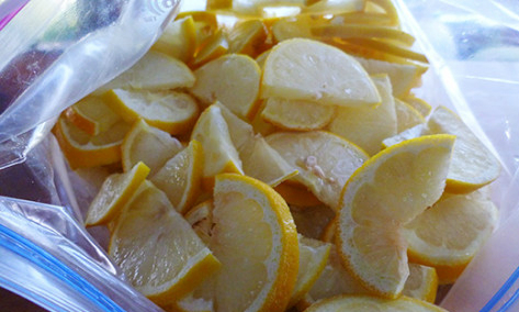 Γιατί είναι καλύτερο να βάζετε τα λεμόνια στην κατάψυξη - Φωτογραφία 1