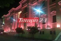Πάτρα: Ντύθηκε στα ροζ το Δικαστικό Μέγαρο - Αύριο ο περίπατος από το Άλμα Ζωής