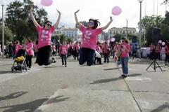 Pink the City - Πάτρα:Το ροζ ποτάμι χρωμάτισε την πόλη κι έστειλε μήνυμα ζωής