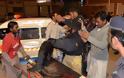 ΕΙΚΟΝΕΣ ΠΟΥ ΣΟΚΑΡΟΥΝ! Δεκάδες νεκροί στο Πακιστάν μετά από τρομοκρατική επίθεση