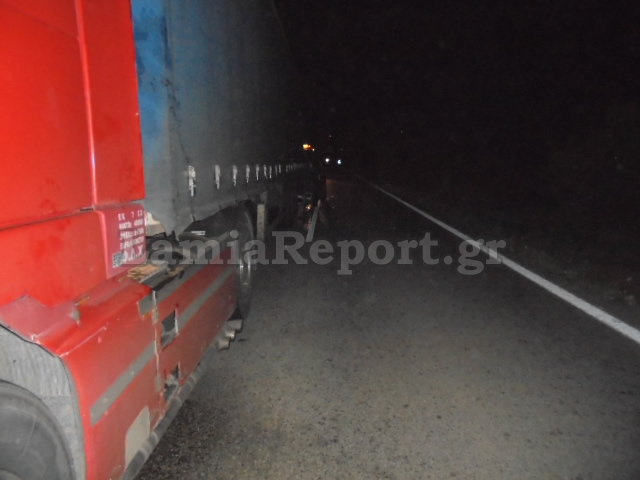 Φθιώτιδα: Καρφώθηκε πίσω από ακινητοποιημένο φορτηγό [photos] - Φωτογραφία 13
