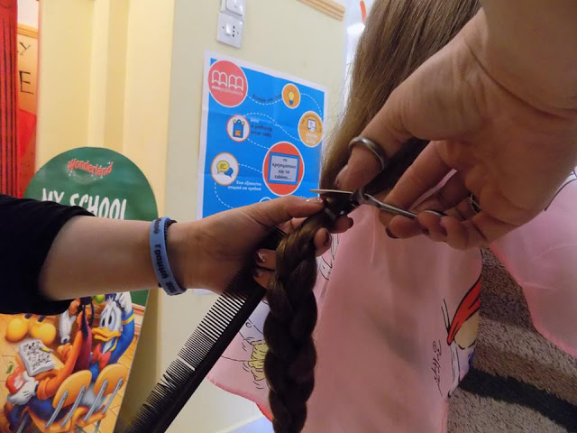 Μαθήτριες στην Ξάνθη δώρισαν τα μαλλιά τους για παιδάκια με καρκίνο - Συγκέντρωσαν 2 μέτρα - Φωτογραφία 6