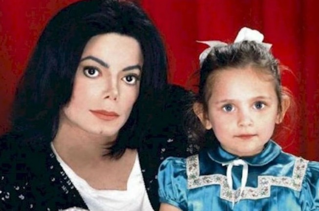 ΑΝΑΤΡΙΧΙΑΣΤΙΚΗ καταγγελία: Ο Michael Jackson με βiαζε από 12 χρονών και... -  Δείτε Σοκαριστικά Ντοκουμέντα - Φωτογραφία 1