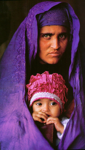 ΣΥΝΕΛΗΦΘΗ  το κορίτσι σύμβολο του Αφγανιστάν - Είχε γίνει εξώφυλλο στο National Geographic - Φωτογραφία 3