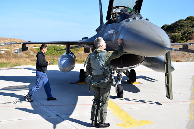 Επίσκεψη του Αρχηγού ΤΑ στο Κλιμάκιο Αεροσκαφών Ετοιμότητας της 135ΣΜ - Φωτογραφία 6