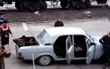 Πόσοι Ρώσοι χωράνε σε ένα αυτοκίνητο; [video]