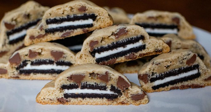 Cookienception: Μπισκότα γεμιστά με oreo και κομμάτια σοκολάτας - Φωτογραφία 1