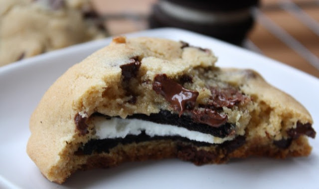 Cookienception: Μπισκότα γεμιστά με oreo και κομμάτια σοκολάτας - Φωτογραφία 5