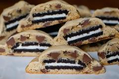 Cookienception: Μπισκότα γεμιστά με oreo και κομμάτια σοκολάτας