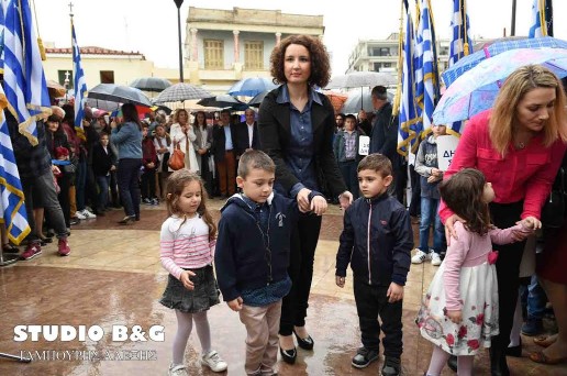 Καταθέσεις στεφάνων από μαθητές για την Εθνική Επέτειο της 28ης Οκτωβρίου στο Άργος - Φωτογραφία 5