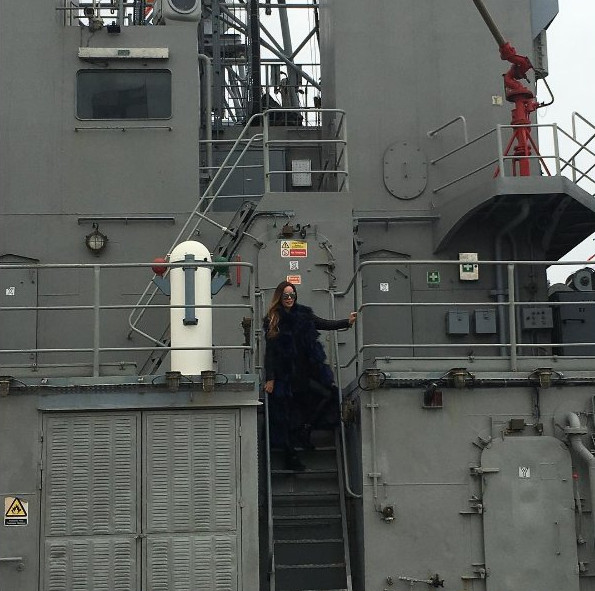 Η Ιωάννα Λίλη και ο Θοδωρής Ζαγοράκης στο ναυτικό - Η ξενάγηση στα πολεμικά πλοία που βρίσκονται στη Θεσσαλονίκη - Φωτογραφία 3