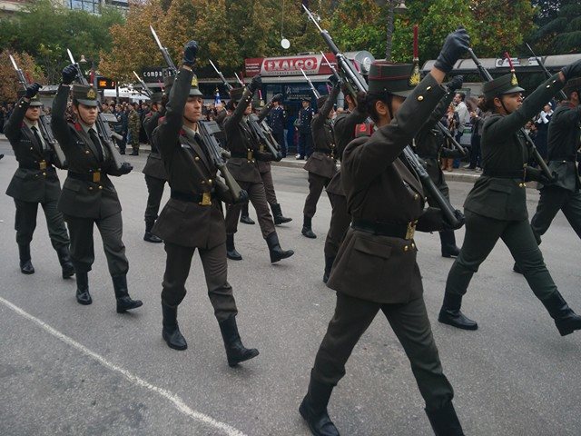 Φωτορεπορτάζ από την παρέλαση της Λάρισας - Φωτογραφία 16