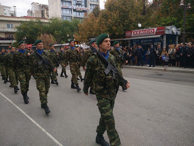 Φωτορεπορτάζ από την παρέλαση της Λάρισας - Φωτογραφία 5