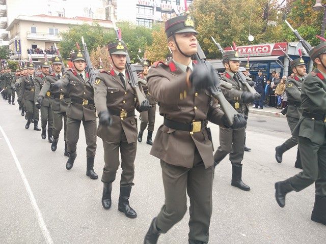 Φωτορεπορτάζ από την παρέλαση της Λάρισας - Φωτογραφία 8